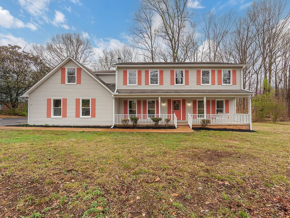 1st image of 28 Gracelyn Dr
