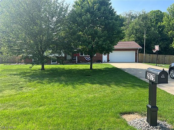 3rd image of 2879 Linda Ln