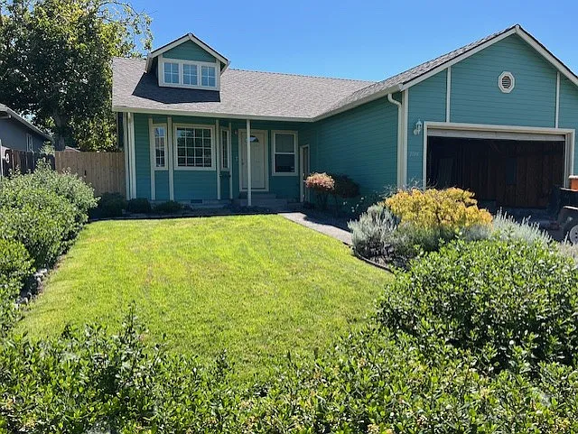 2108 Corona Ave — Photo 13