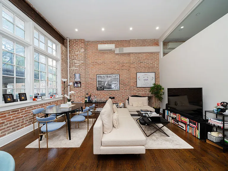 116 E 19th St #3 — Photo 5