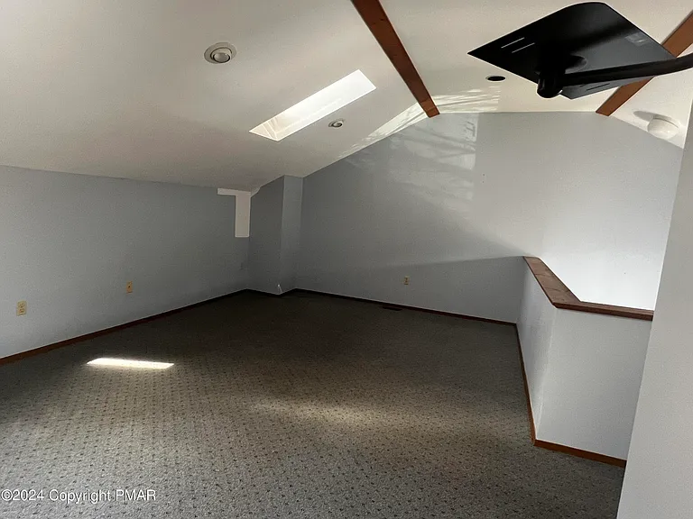 509 Wales Ct — Photo 9