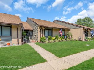5 Dickinson Ct, Red Bank, NJ 07701