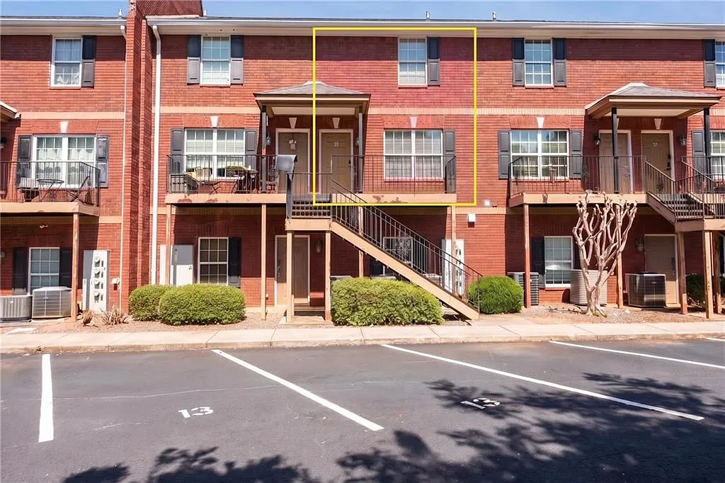 2 bed, 2.5 bath, 1088 sqft, $1,300 — Photo 1