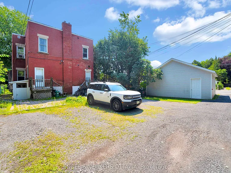 172 Ivy Cres #2 — Photo 16