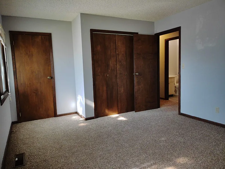 1302 Lucille St — Photo 10