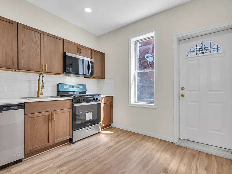 241 N Ruby St — Photo 19