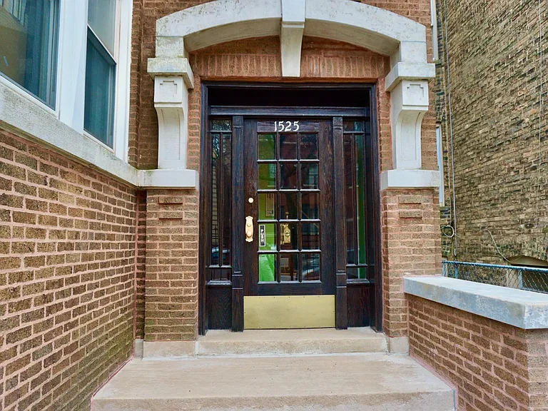 1525 W Ardmore Ave #2 — Photo 1