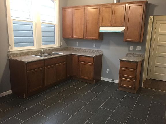 Kitchen (appliances installed prior to tenant move-in)