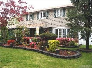 28 Evelyn Dr, Commack, NY 11725
