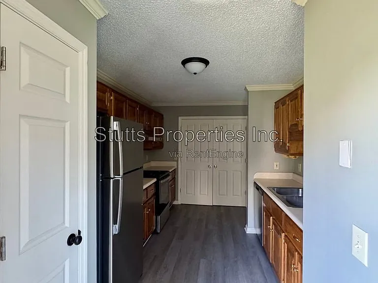 Creekside Apartments — Photo 46