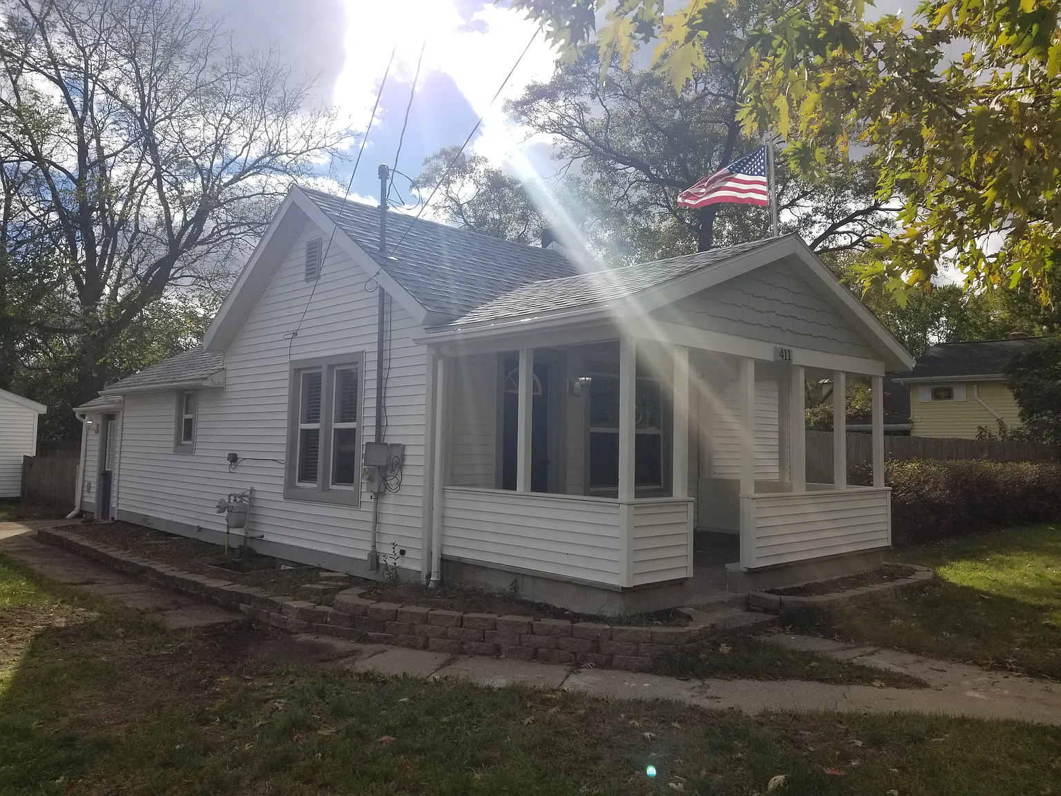 411 Peach St photo 1