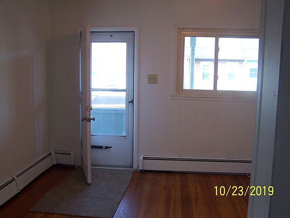 Living Room Toward Street