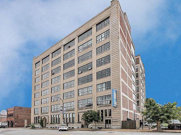 4th image of 2020 Washington Ave