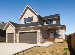 8 Darby Cres, Spruce Grove, AB T7X0W9