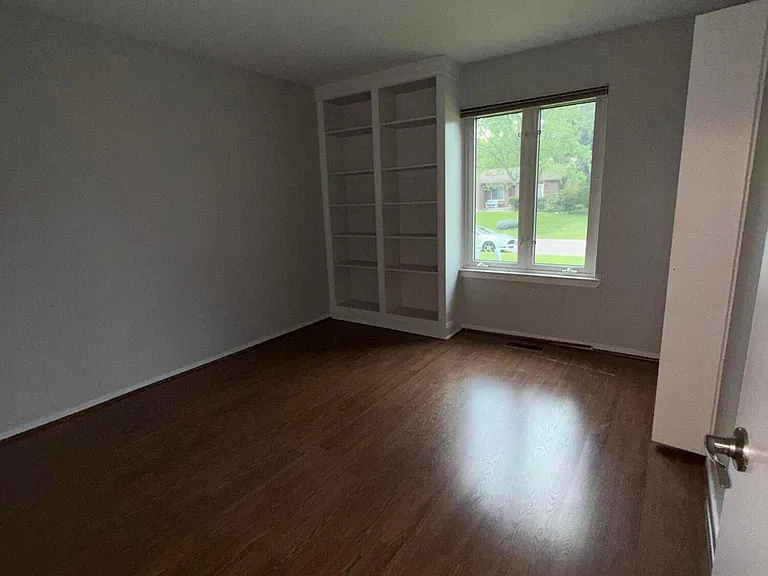 741 Woods Ct — Photo 16