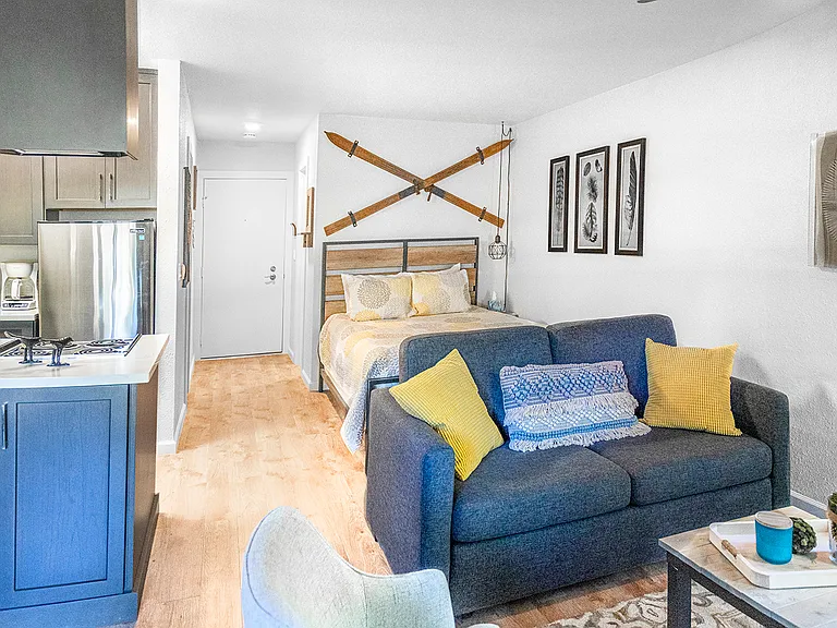 1300 Regency Way #28 — Photo 2