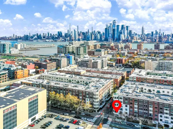 1200 Grand Street image 8 of 10