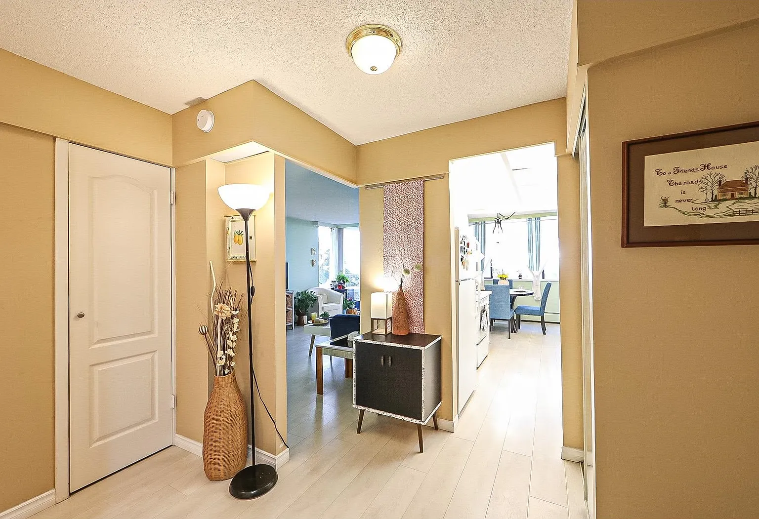 2 bed, 1.5 bath, 920 sqft, $2,500 — Photo 1