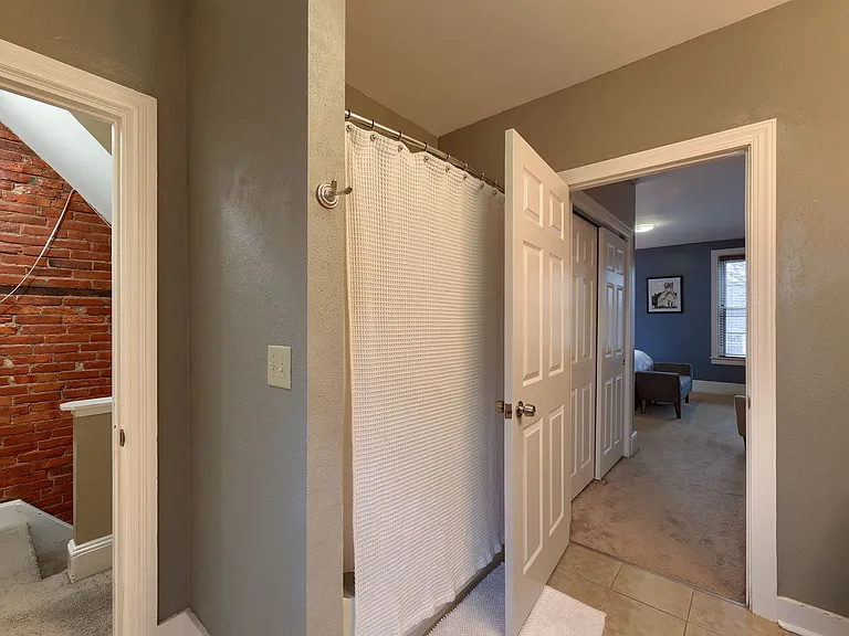207 Calder St — Photo 14