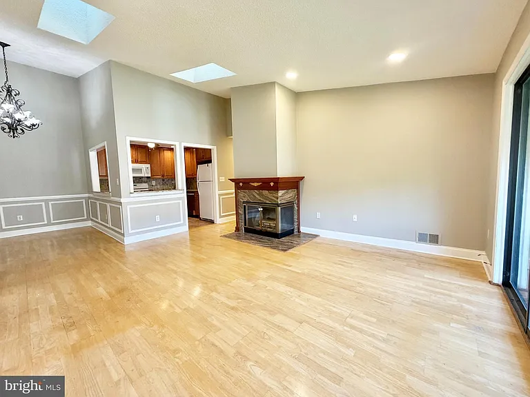 47 Mendrey Ct — Photo 3