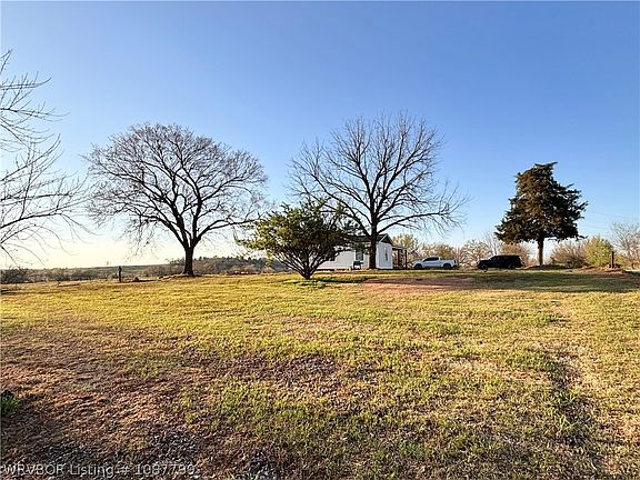 4th image of 7001 Slaytonville Rd