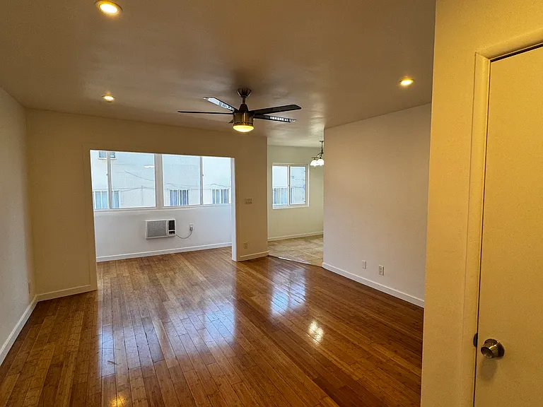 410 S Commonwealth Ave #4 — Photo 12