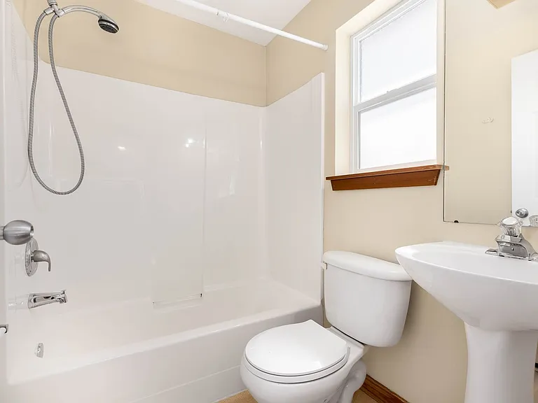 9237 Ashworth Ave N #A — Photo 11