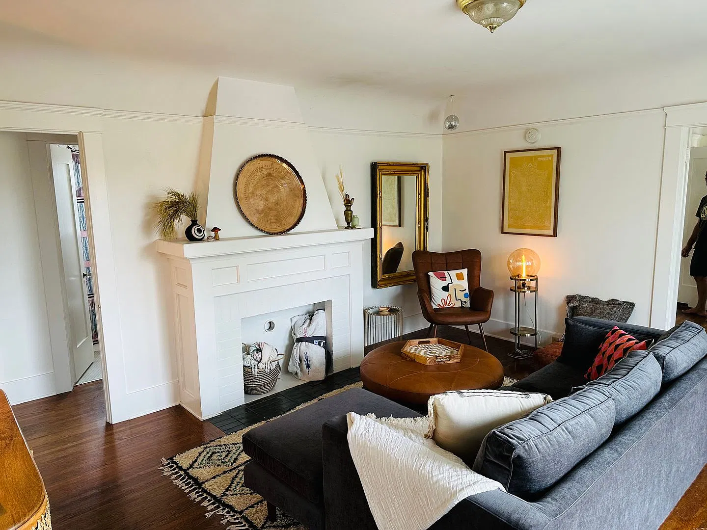 Fully Furnished 3 Bedroom in Mission Hills — Photo 2