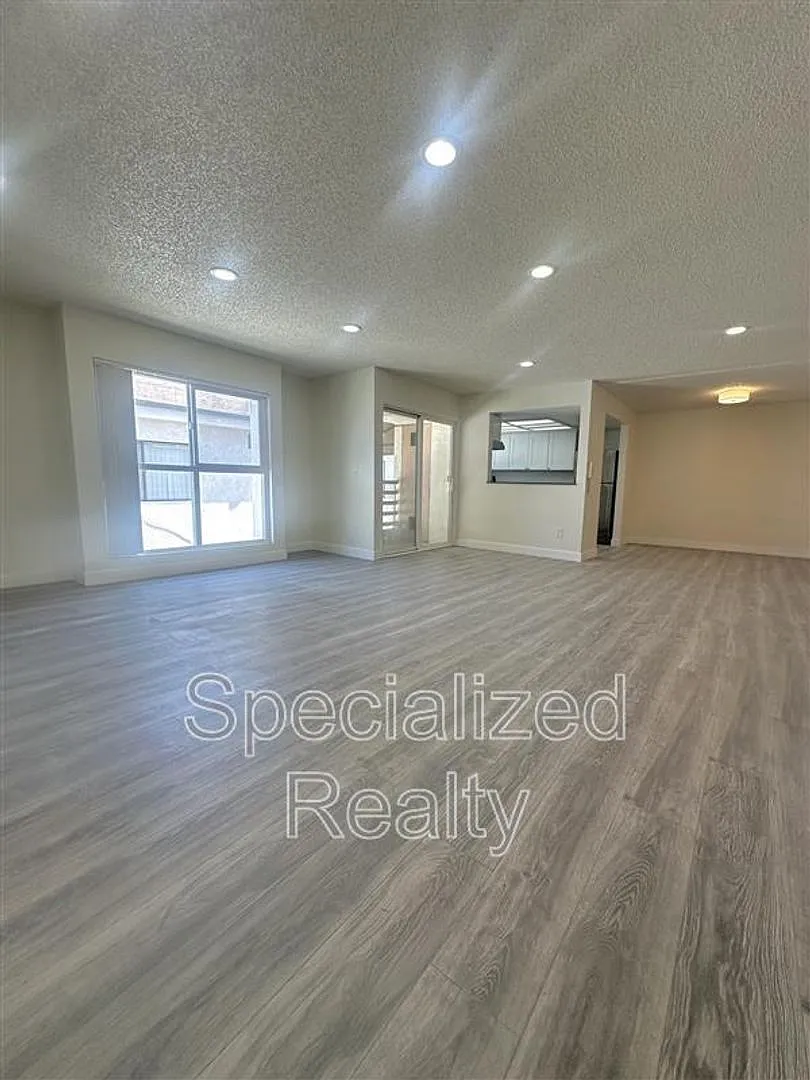 328 E. Providencia Ave. — Photo 3