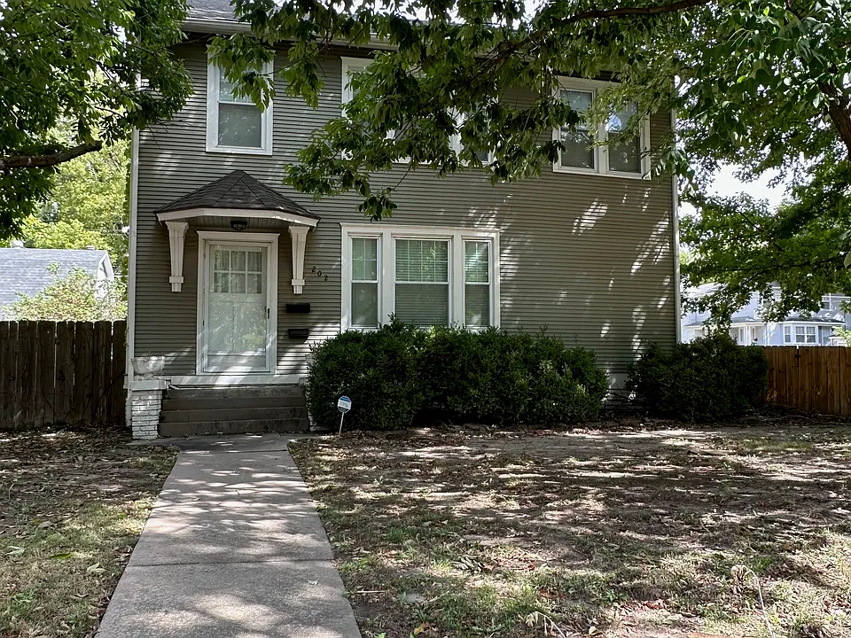 202 N Bluff Ave