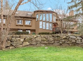 55 S Glen Rd, Kinnelon, NJ 07405