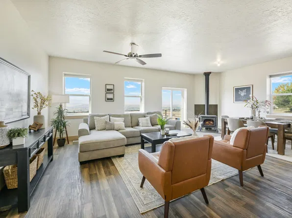 11915 Lawrence Dr, Caldwell, ID 83607