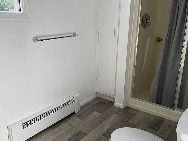 76 1/2 Yonker St #1/2 — Photo 18