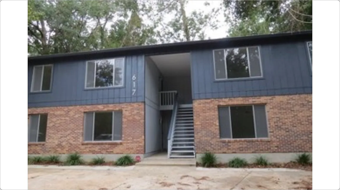 617 Holyoke Court, Unit D — Photo 1