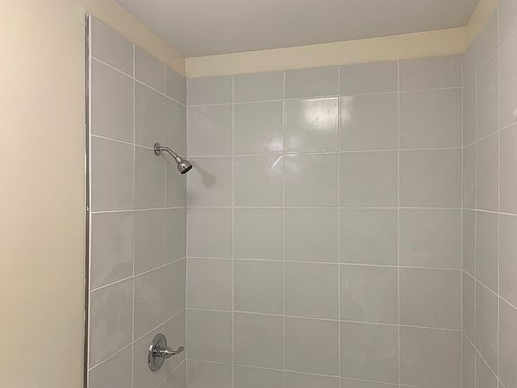 4th image of 96 Hill St #6