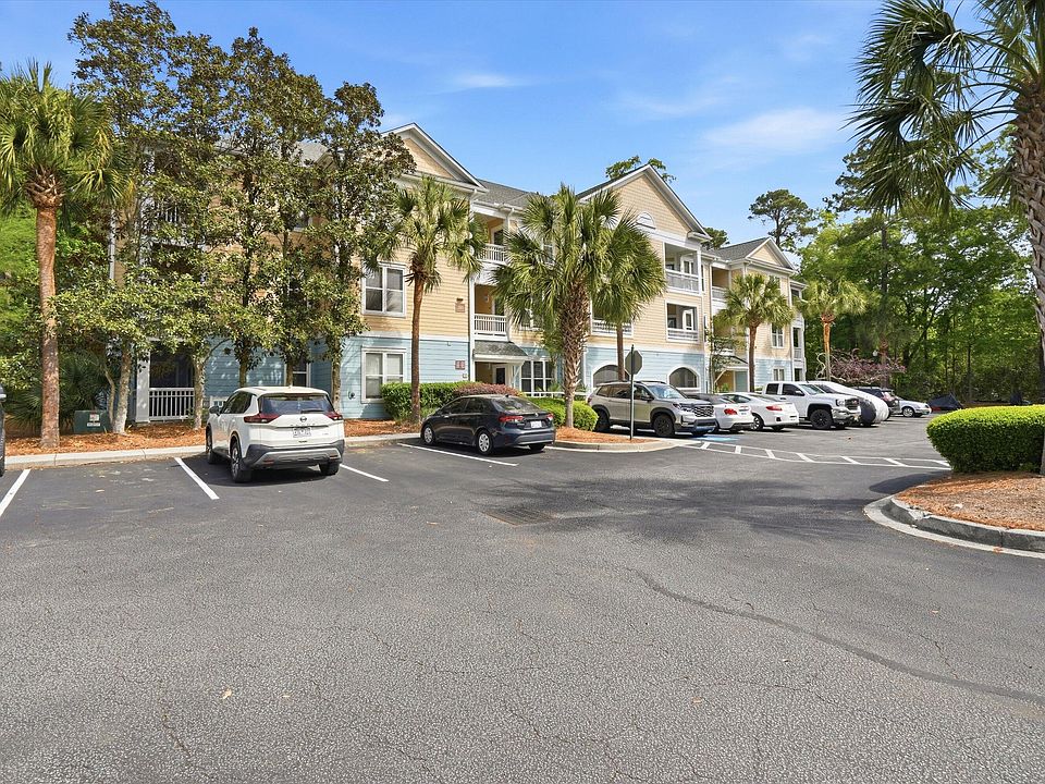 1st image of 400 Bucksley Ln Unit 204
