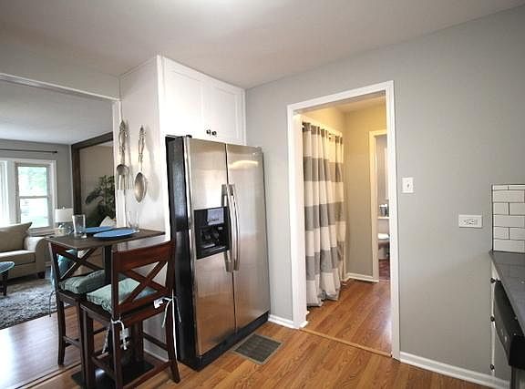 3rd image of 320 S Cass Ave