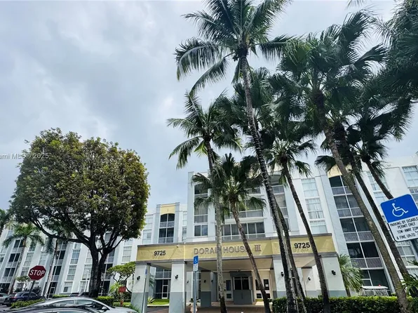 9725 NW 52nd St APT 114, Doral, FL 33178