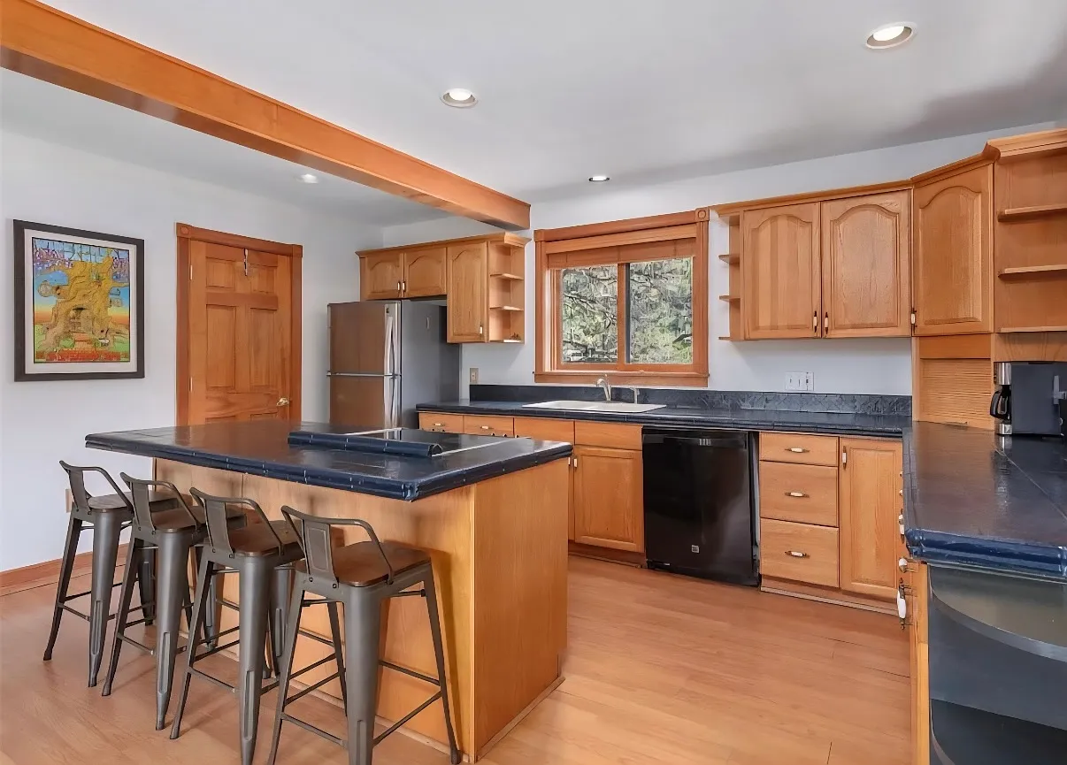 1 bed, 2310 sqft, $1,500 — Photo 4