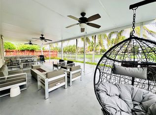 10886 SW 242nd St, Homestead, FL 33032