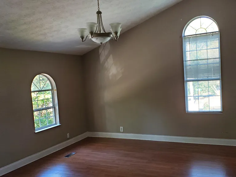 416 Hogan Cir — Photo 7