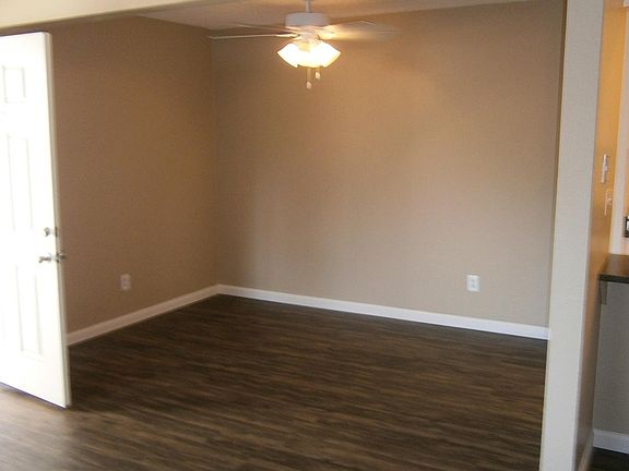 3rd image of 941 43rd Ave