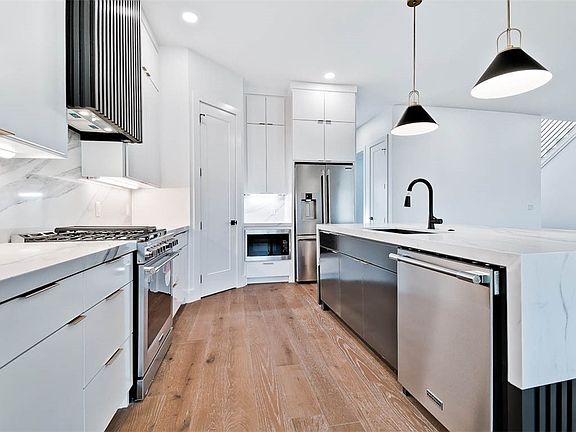 5th image of 3 Leeds Ln