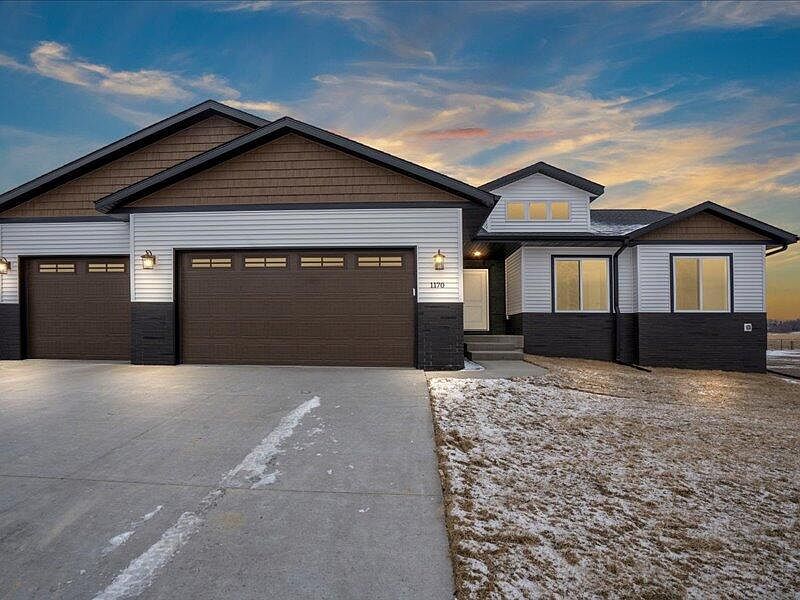 509 Galileo Dr, Riverside, IA 52327 | Zillow