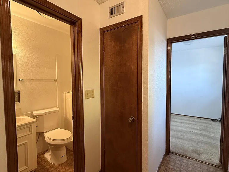 1709 Bruce Devlin Dr — Photo 16