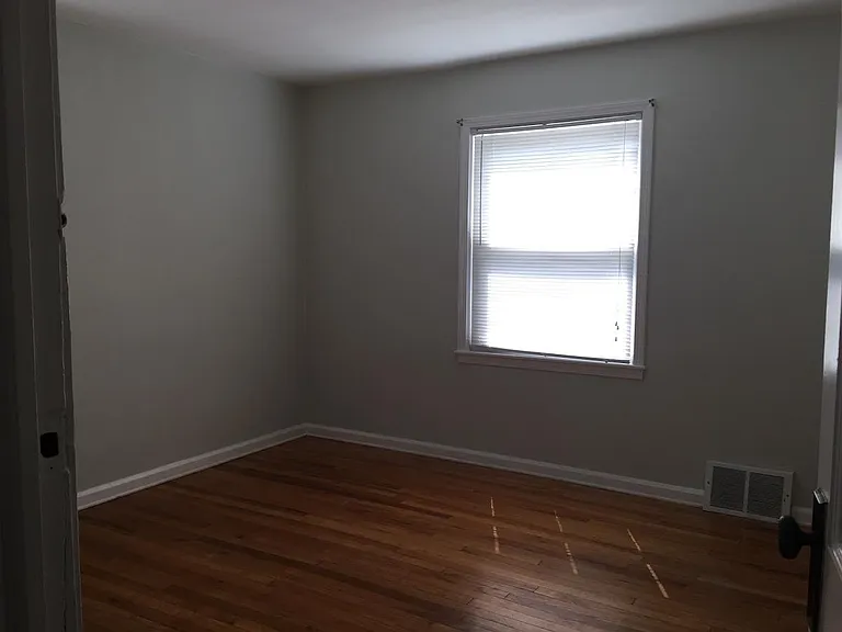 726 N Prospect St — Photo 17