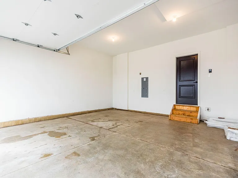 1247 Perry St — Photo 57