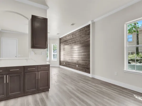 407 Henderson St, Bonham, TX 75418