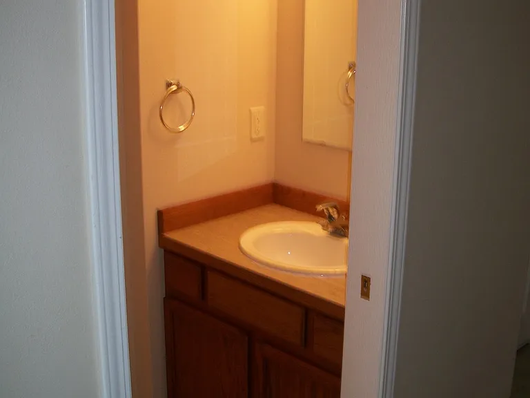 1304 W Babcock St #B — Photo 13