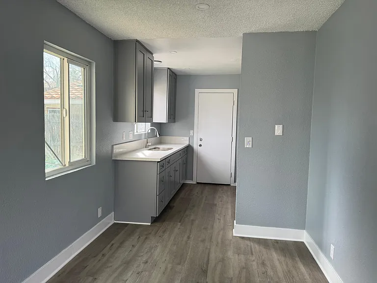 174 E 1st St #174 — Photo 4